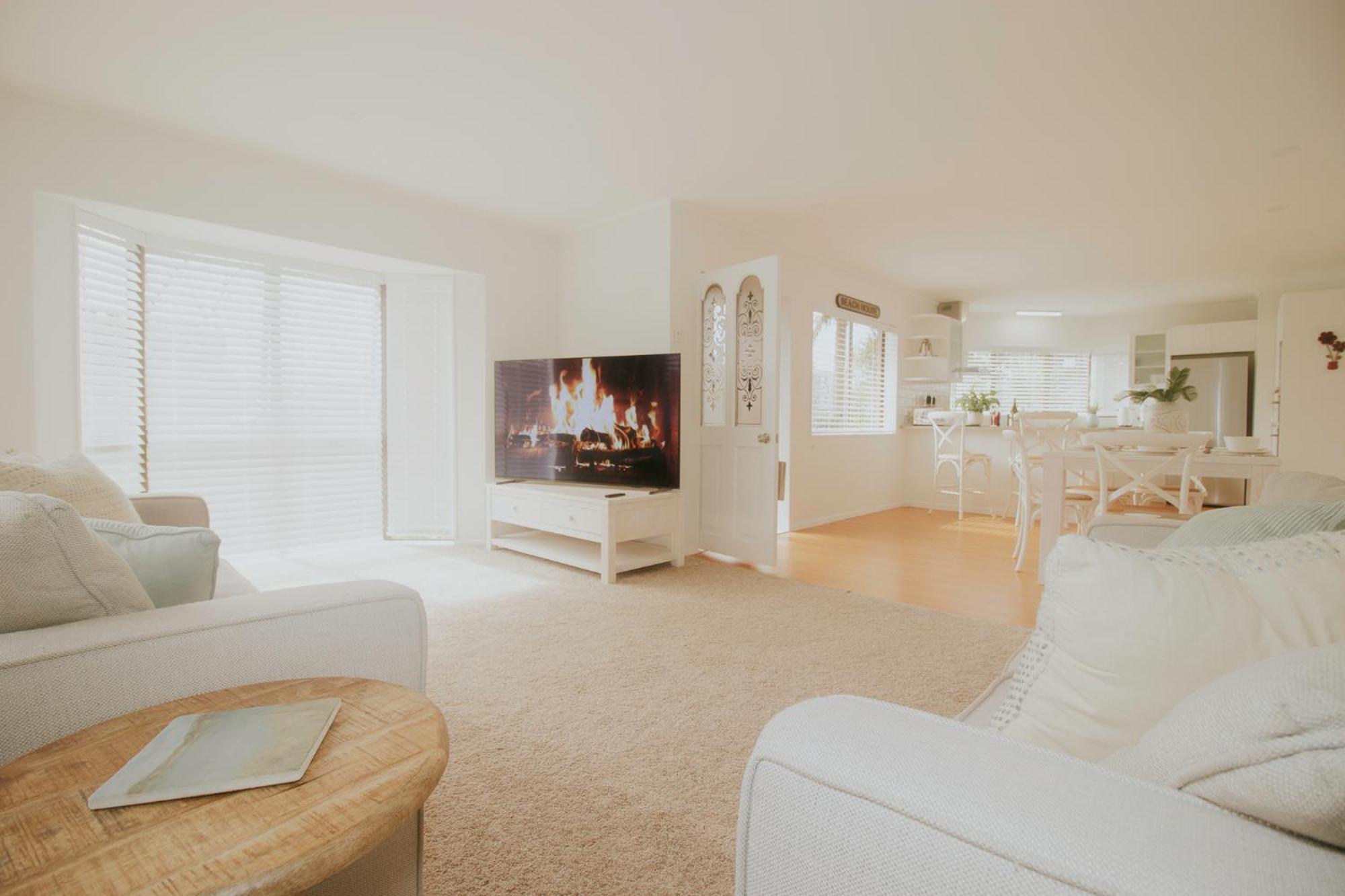 Salty Breeze Beach House Orewa Exterior foto